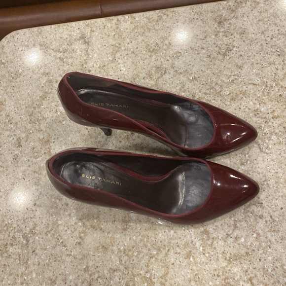 Ellie Tahari Wine Patent Pumps with Patterned Heels Size 8.5 - Picture 4 of 10